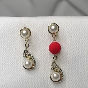 Asymmetrical dangle earrings